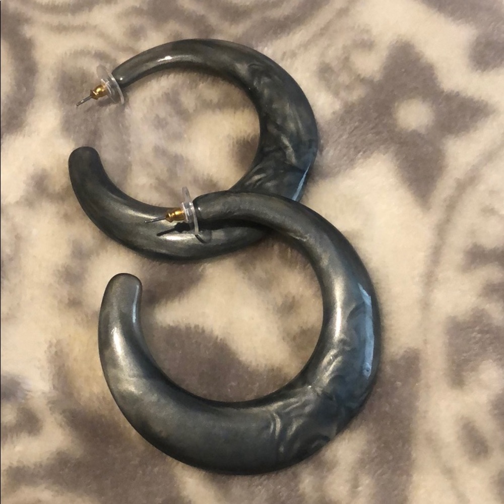 Plastic Marbleized metallic grey hoop earrings